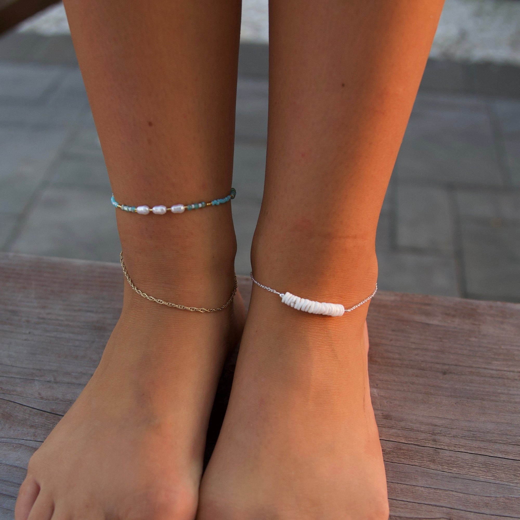 White Round Cut Shell Chip Anklet