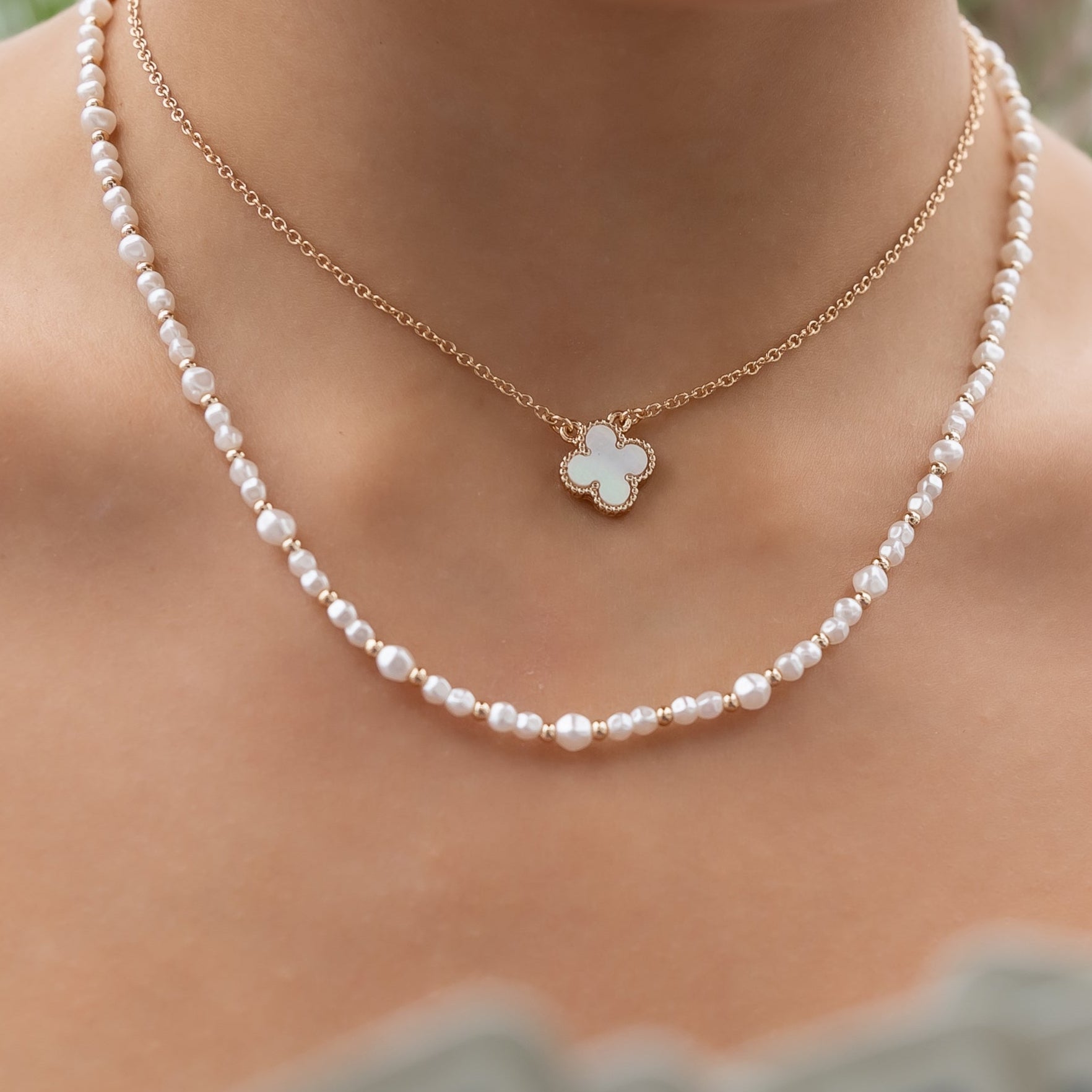 Mother of Pearl Clover 15" Necklace