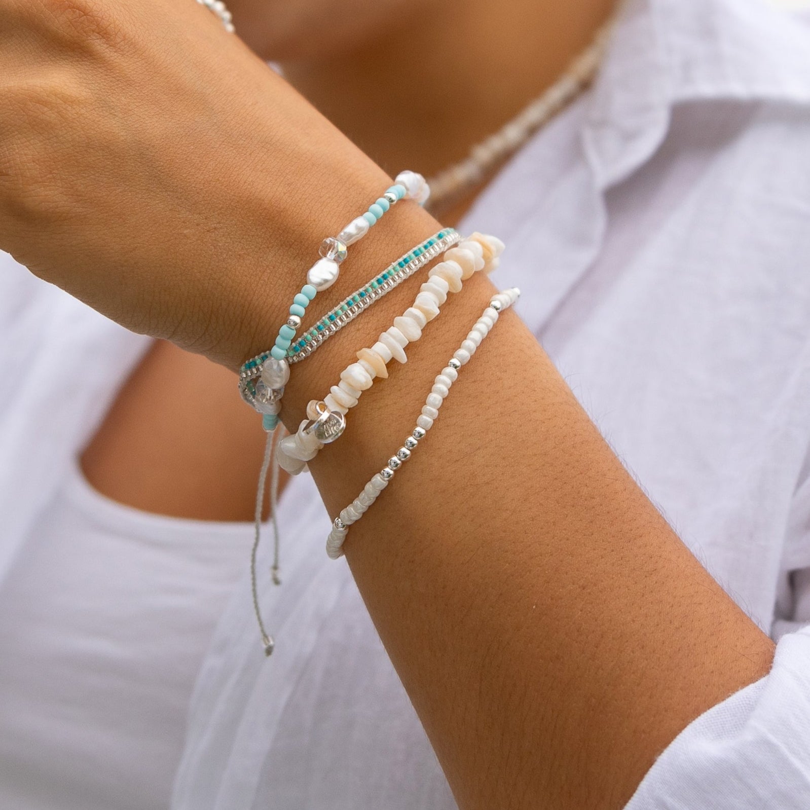 Mother of Pearl & White Clam Shell Chip Bracelet