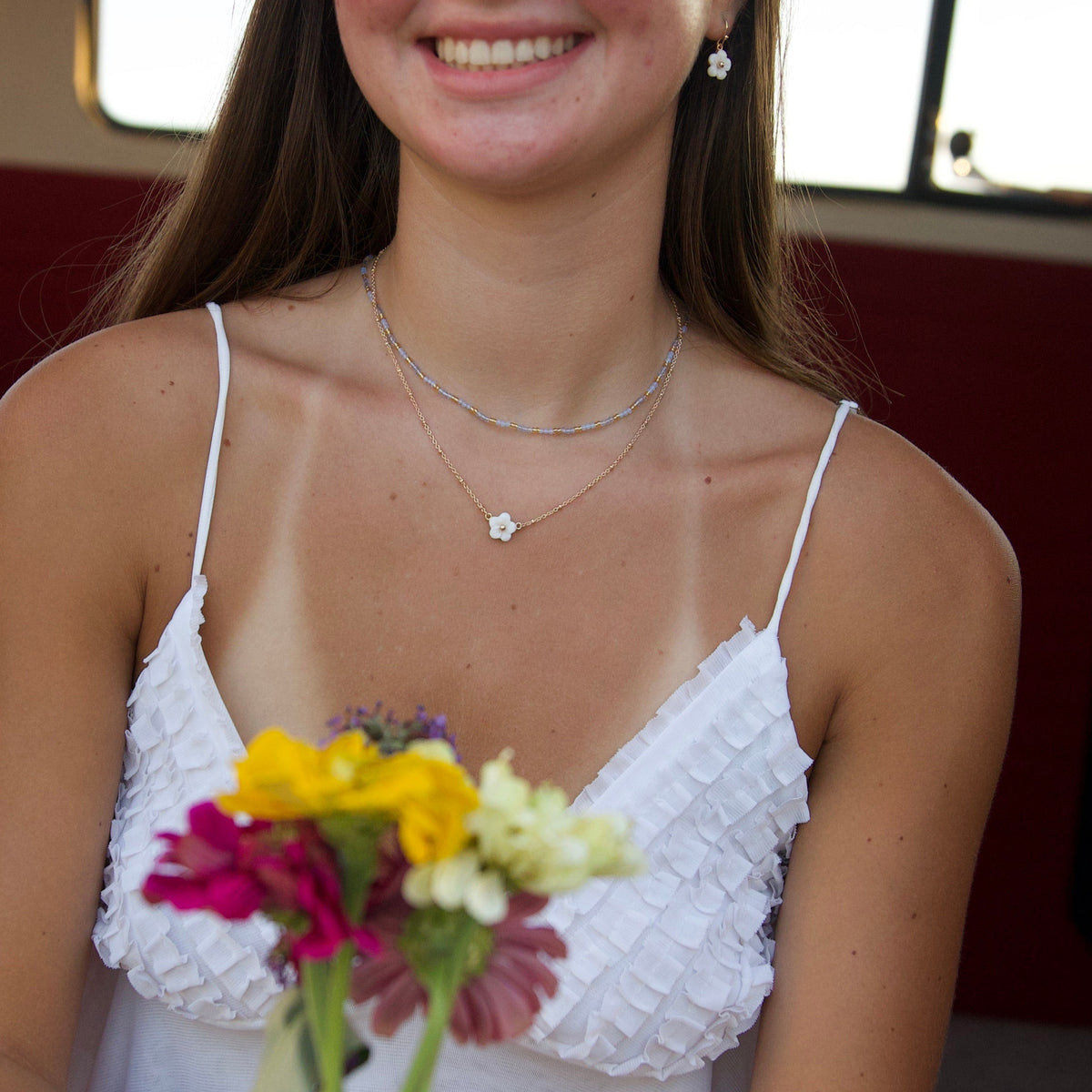 Mother of Pearl Flower 16&quot; Necklace