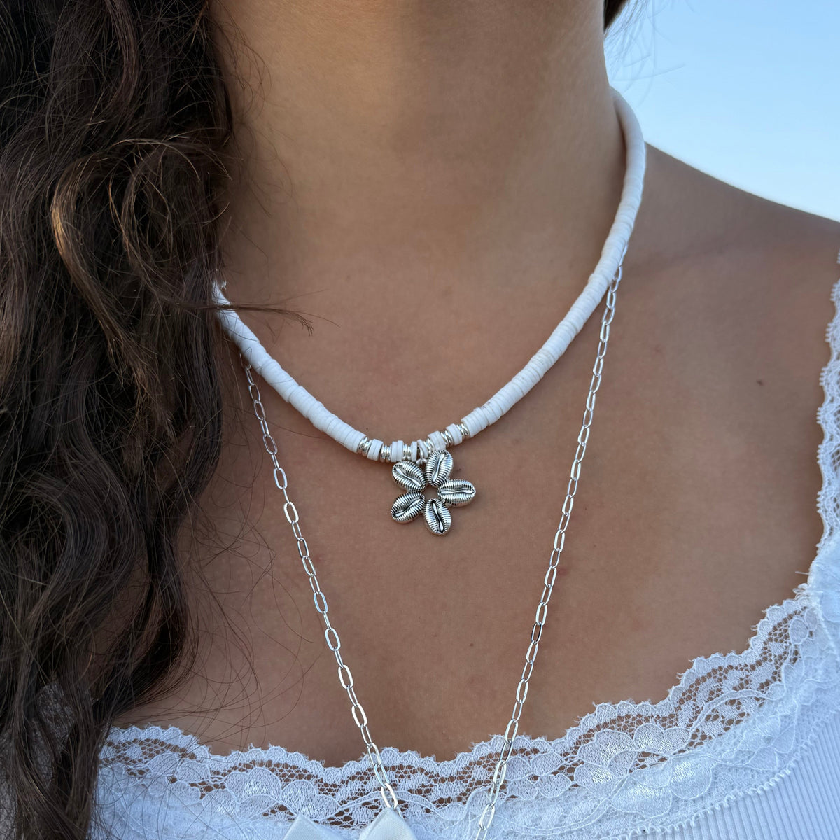 White Fimo/Metallic Cowrie Daisy 16&quot; Necklace