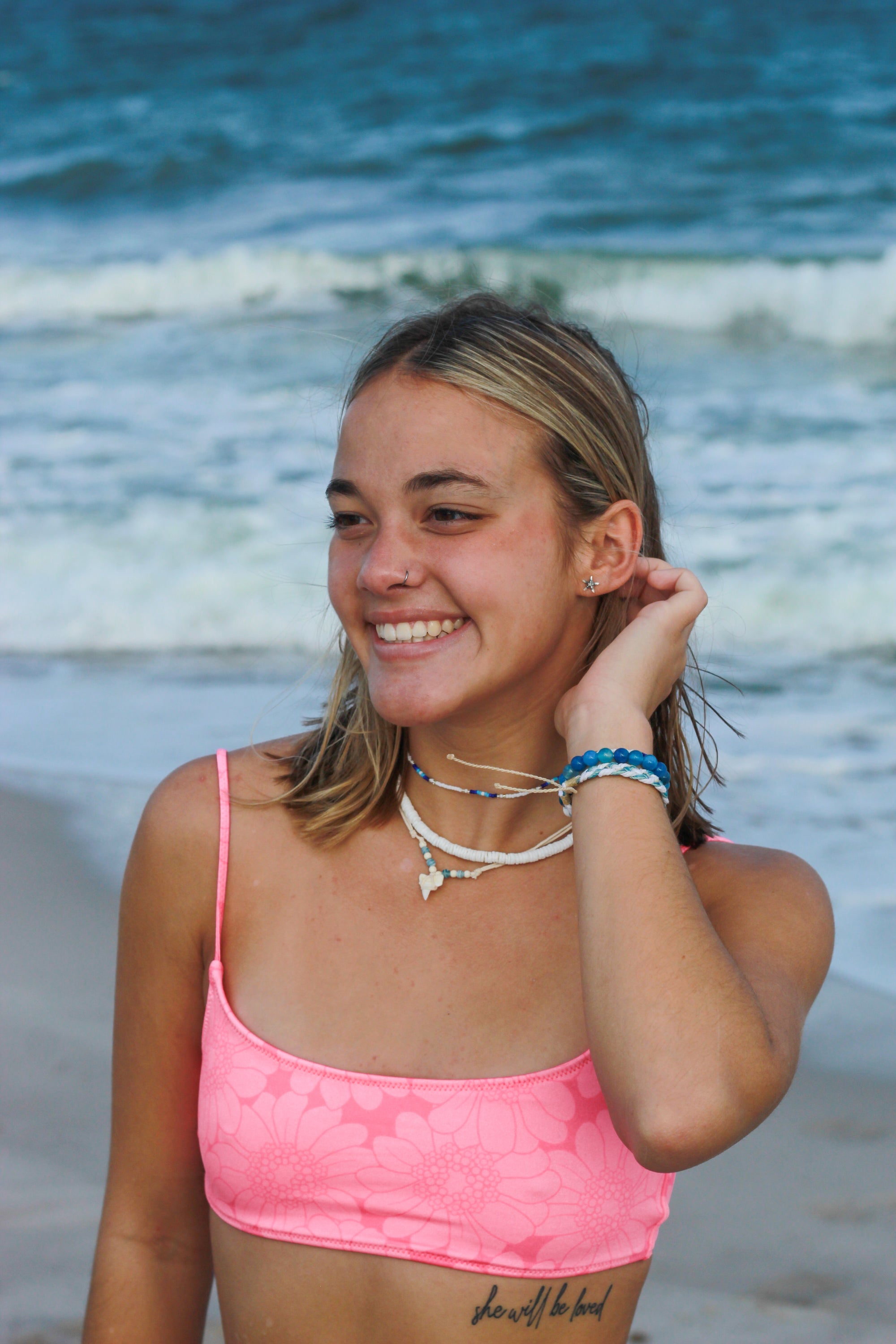 White Sands Glass Bead Sharktooth Necklace